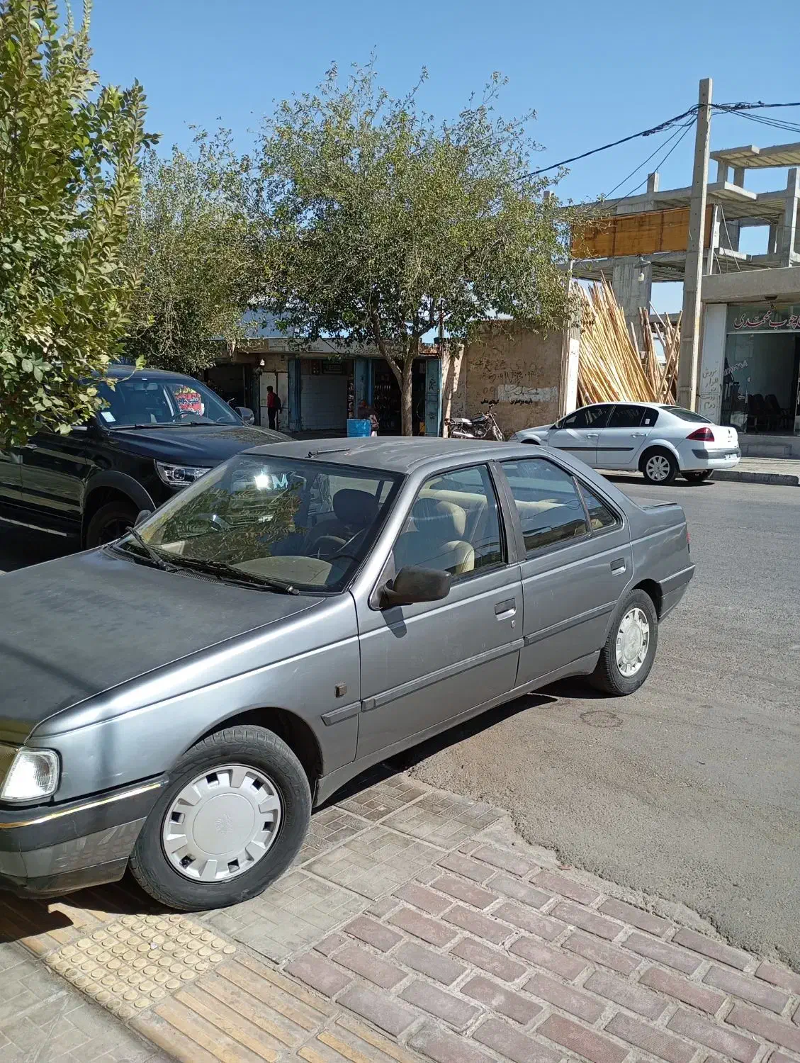 پژو ۴۰۵|خودرو سواری و وانت|شیراز, دباغ خانه|دیوار