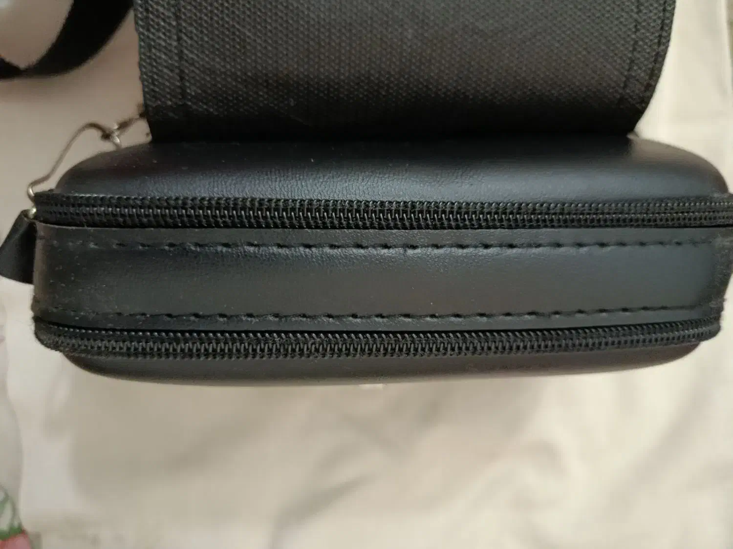 کیف پاسپورتی|کیف، کفش، کمربند|آستانه اشرفیه, |دیوار