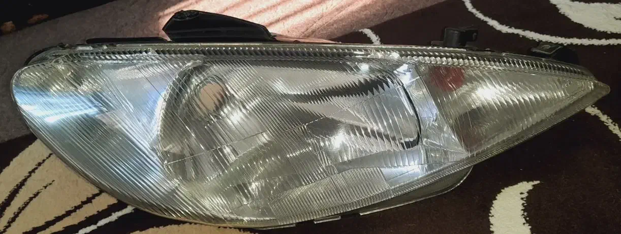 چراغ کبریتی جلو۲۰۶ اکبند|قطعات یدکی و لوازم جانبی|رشت, سیا اسطلخ|دیوار