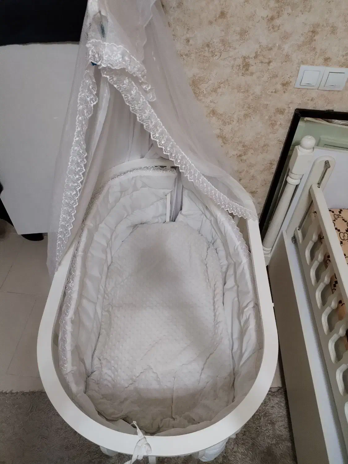 گهواره کودک|اسباب و اثاث بچه|صدرا-فارس, فاز ۱|دیوار