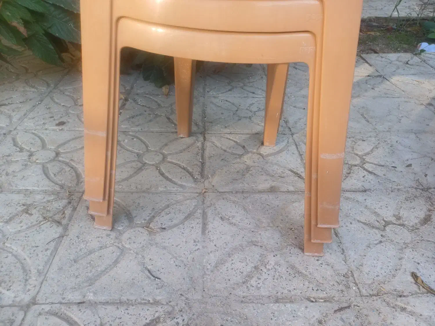 صندلی پلاستیکی نظری در حد نو|صندلی و نیمکت|کازرون, |دیوار