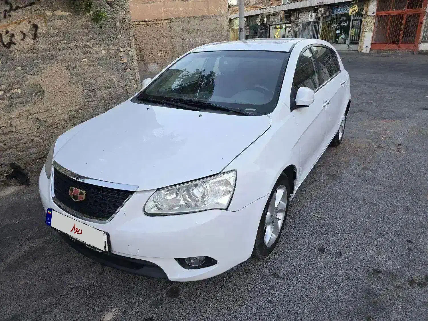 جیلی امگرند هاچبک اتومات|خودرو سواری و وانت|اصفهان, ملک‌شهر|دیوار