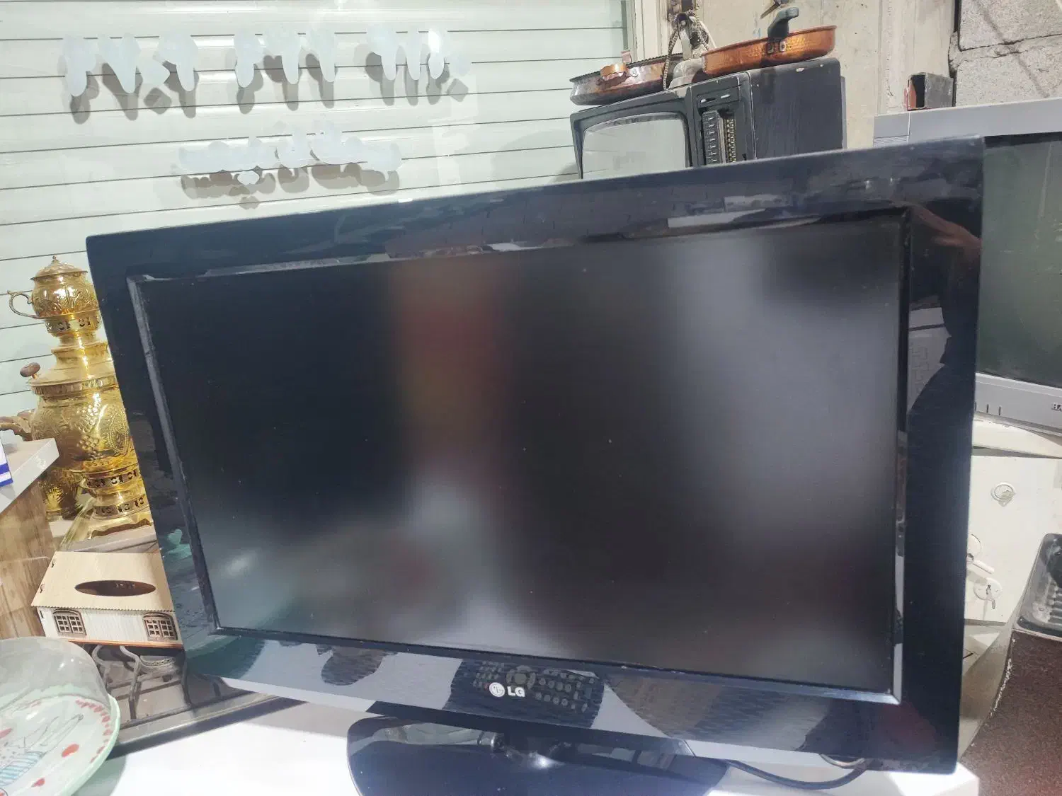 تلوزیون32اینچ الجی درحدمعموری خوربدون دیجیتال|تلویزیون و پروژکتور|باسمنج, |دیوار