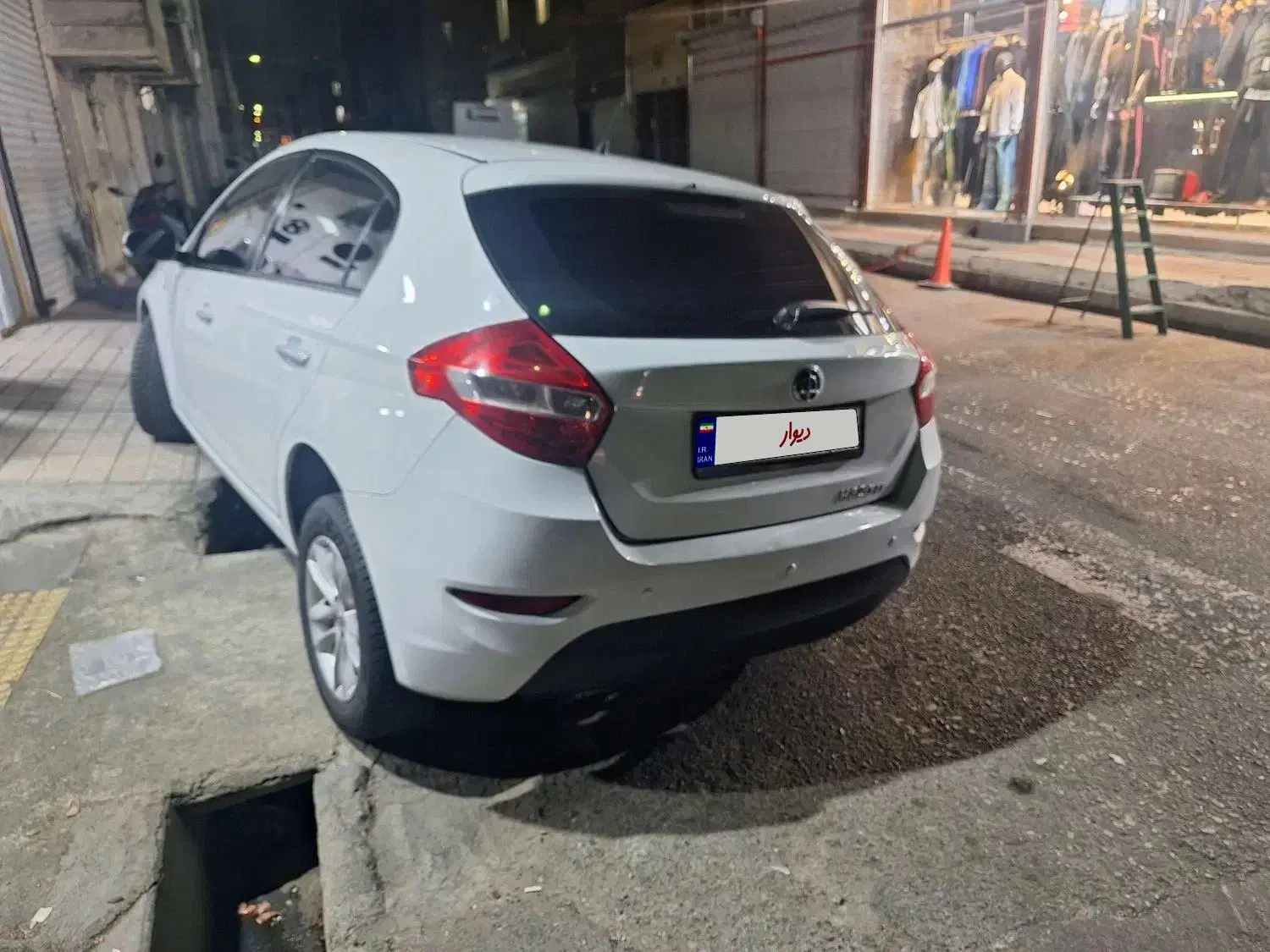 برلیانس ۳۲۰ مدل ۹۵|خودرو سواری و وانت|تهران, نعمت‌آباد|دیوار