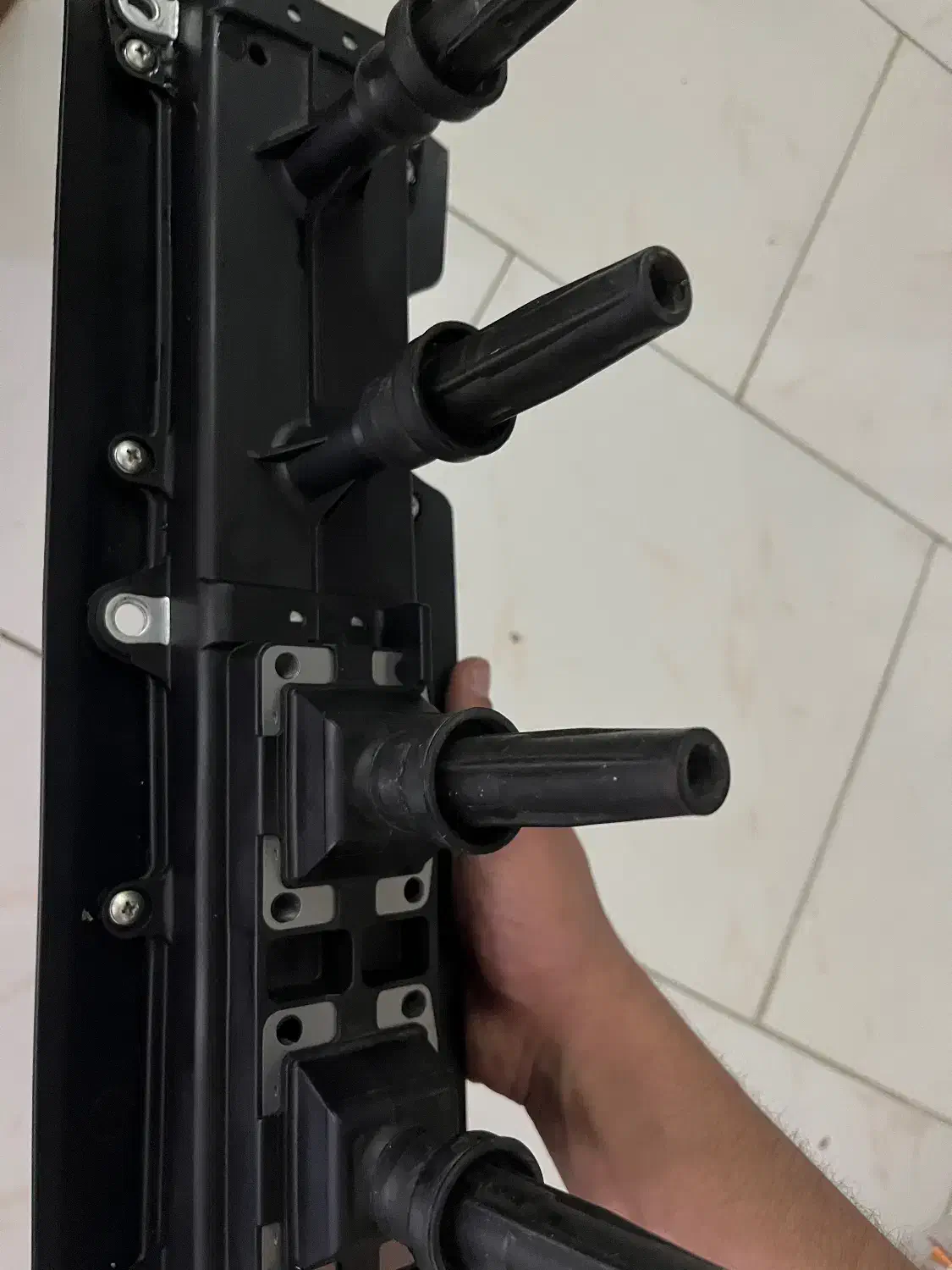 کوعل زانتیا|قطعات یدکی و لوازم جانبی|رباط‌کریم, رباط‌کریم|دیوار