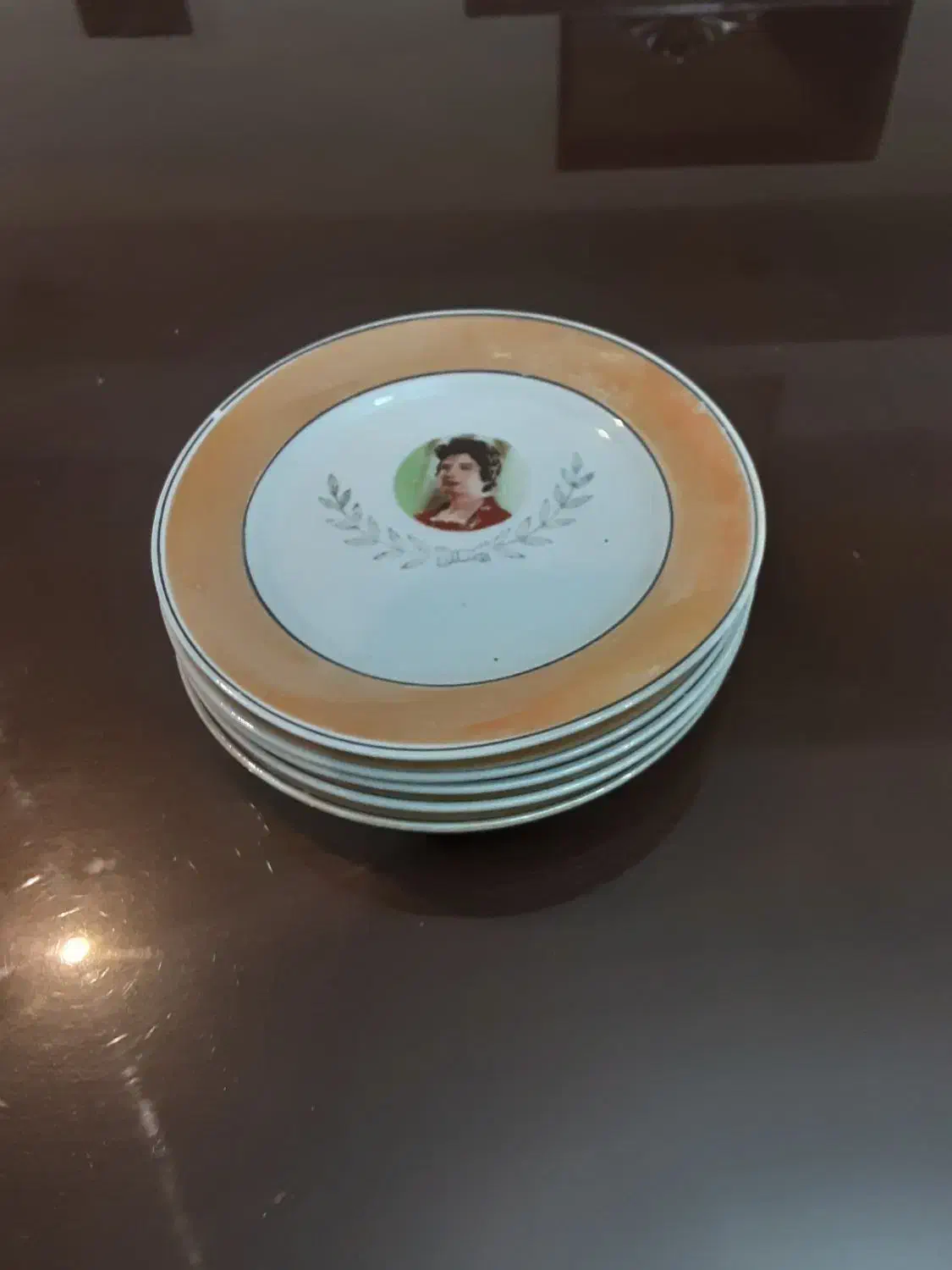 ظروف سرو وپذیرایی قدیمی|ظروف سرو و پذیرایی|پردیس, فاز ۲|دیوار