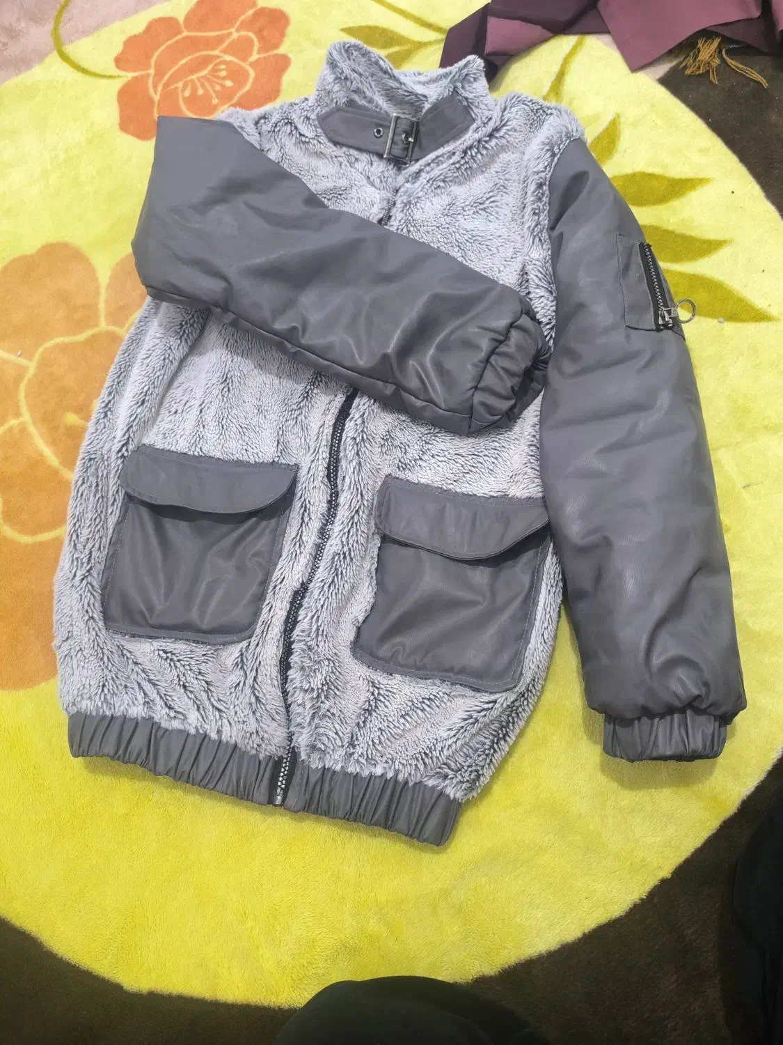 کاپشن وپیراهن|لباس|پاکدشت, پاکدشت (مامازند)|دیوار