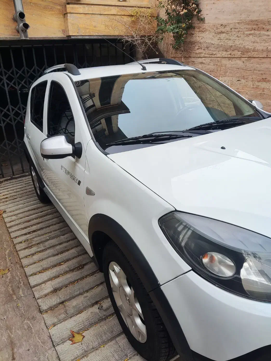 رنو ساندرو استپ وی مدل 96 بیرنگ اتوماتیک|خودرو سواری و وانت|تهران, نارمک|دیوار