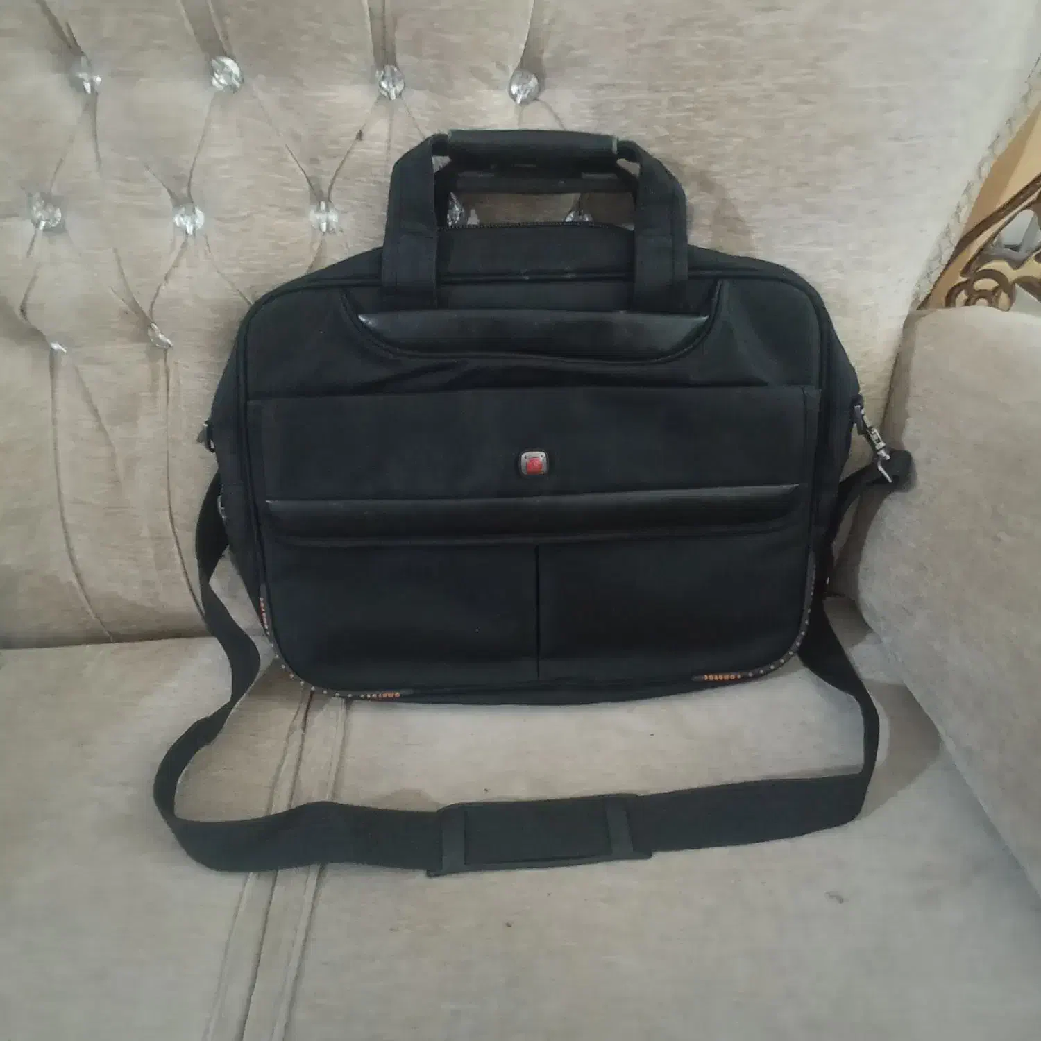 کیف لپ تاب ایمج نونو|کیف، کفش، کمربند|صدرا-فارس, فاز ۲|دیوار