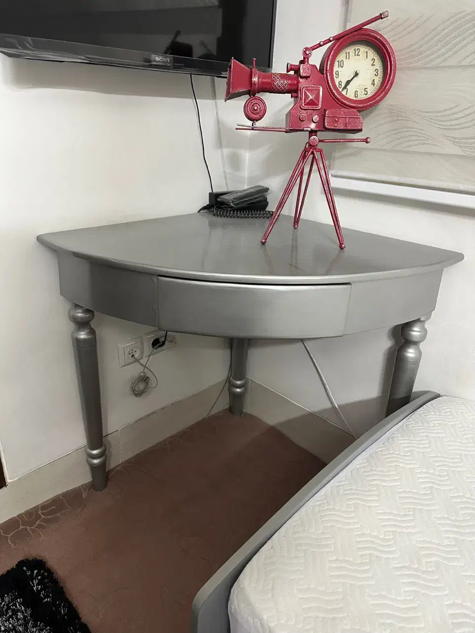 میز دکوری|میز تلفن|قم, قلعه یزدیها|دیوار