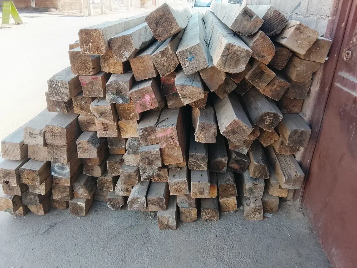 فروش انواع چوب روسی و کبوده و ساخت انواع درب چوبی|خدمات پیشه و مهارت|لردگان, |دیوار