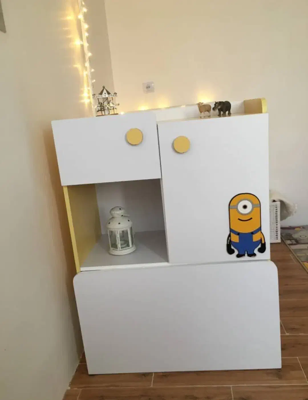 تخت کمد ویترین تشک نوزاد نوجوان|تخت و صندلی بچه|سنقر, |دیوار