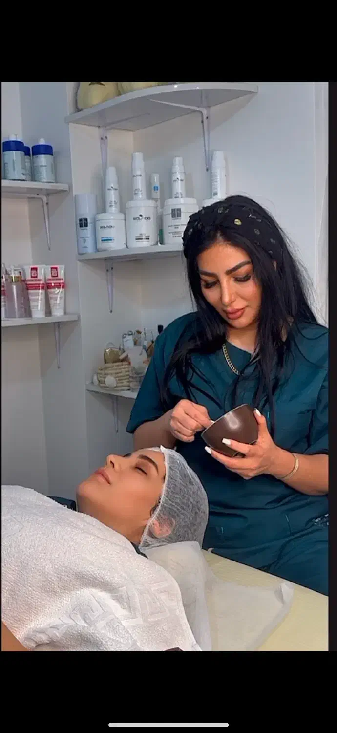 پاکسازی و فیشال درمانی و تخصصی|خدمات آرایشگری و زیبایی|فولادشهر, B4|دیوار