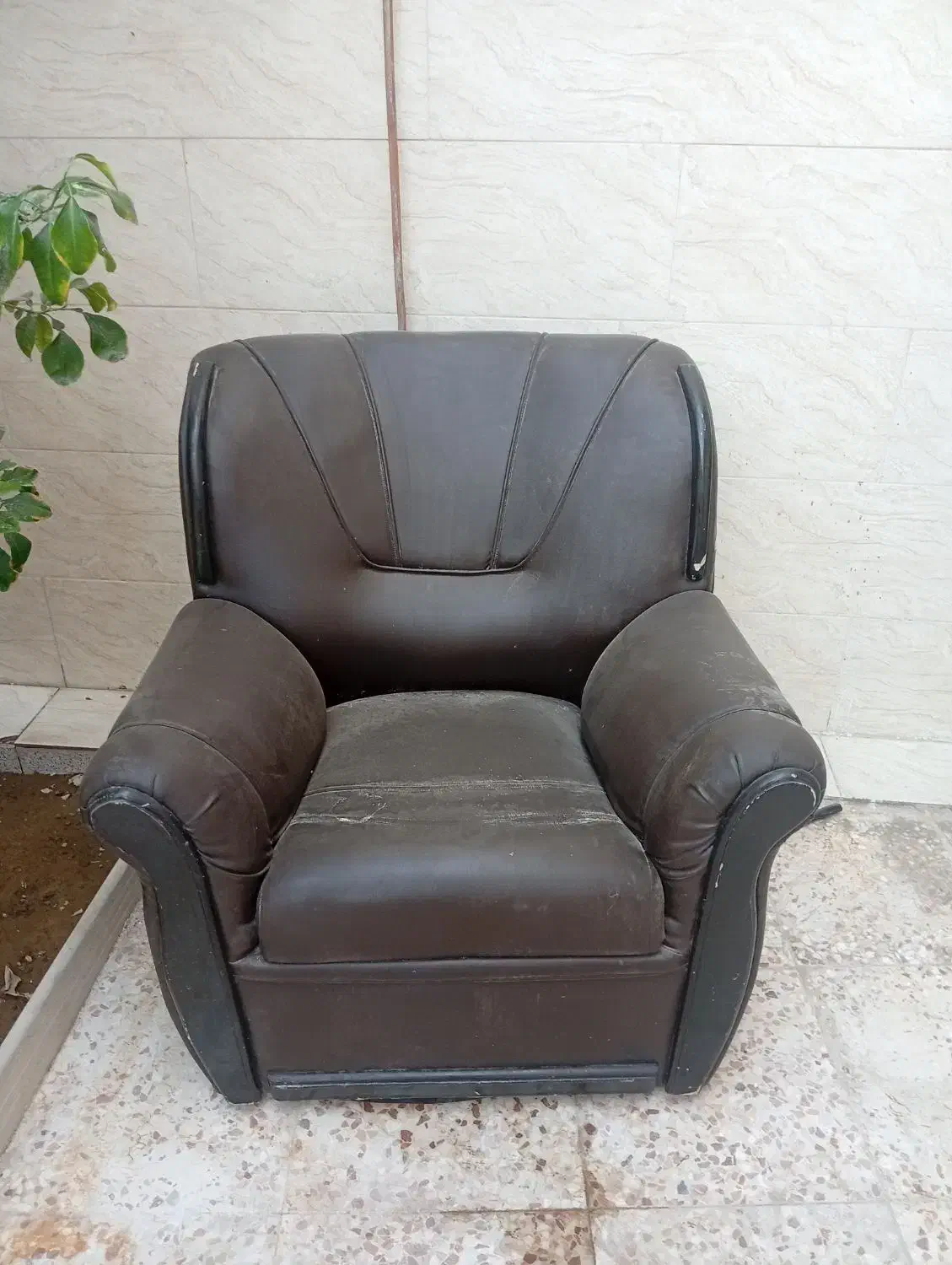 مبل چرمی هفت نفره|مبلمان خانگی و میز عسلی|بوشهر, |دیوار