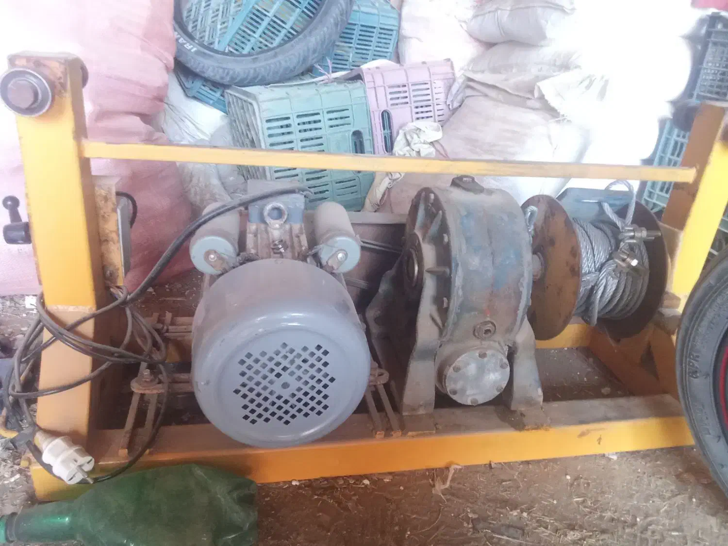 بالابر ساختمانی|مصالح و تجهیزات ساختمان|نوده انقلاب, |دیوار