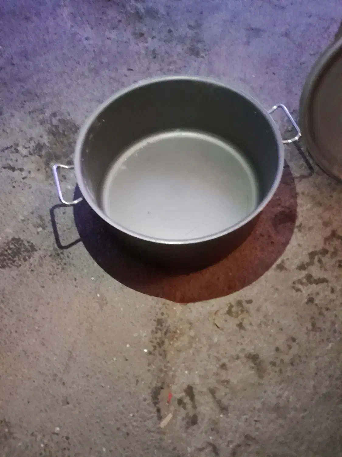 قابلمه نچسب۳۰نفرهستش قیمت۱،۵۰۰تومان|ظروف پخت‌وپز|رشت, کوی مهر|دیوار