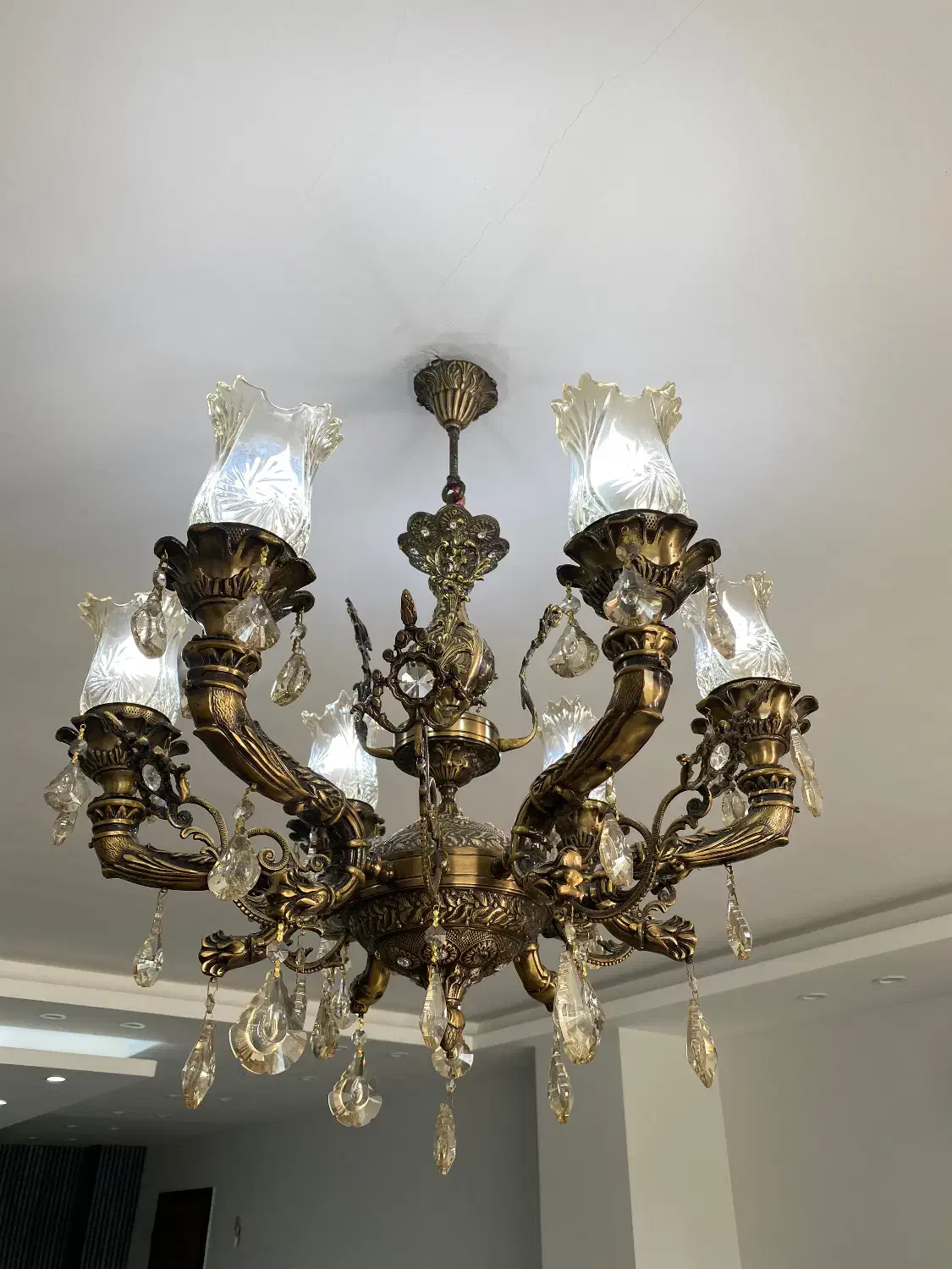 لوستر برنز ۶ شاخه بهمراه ۳ دیوارکوب|لوستر و چراغ آویز|اصفهان, میرعماد|دیوار