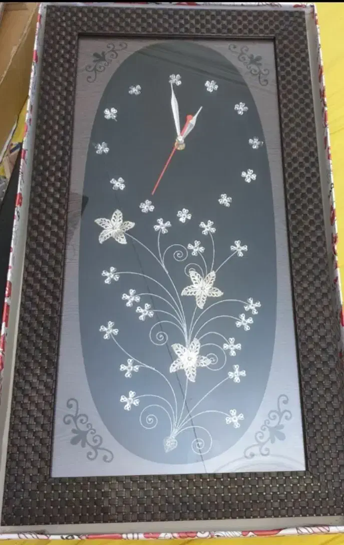 ساعت دیواری  چوبی طرح گل نقره|ساعت دیواری و تزئینی|تهران, بهجت‌آباد|دیوار