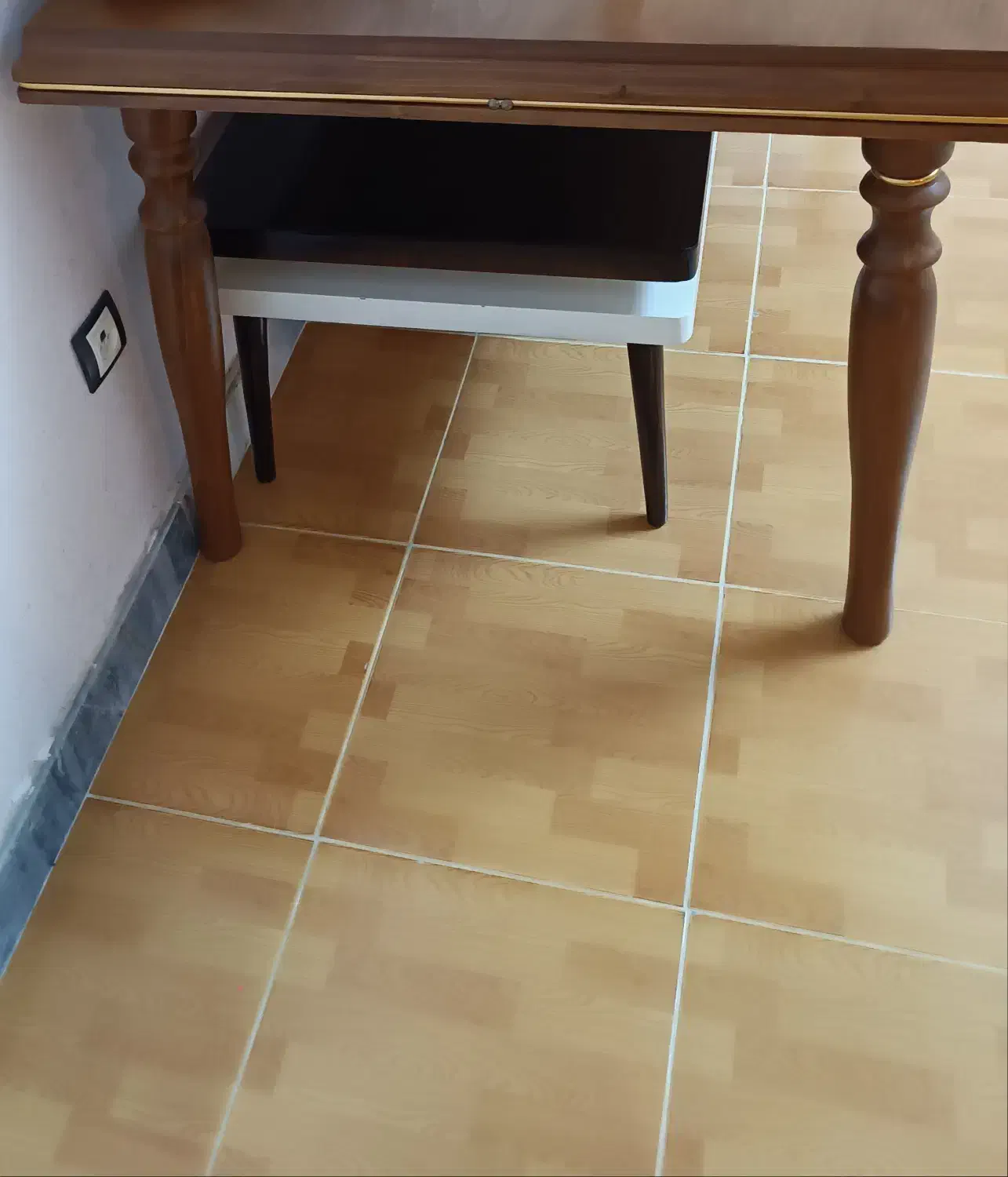 میز ناهار خوری و میز جلو مبلی|مبلمان خانگی و میز عسلی|رضوانشهر, |دیوار