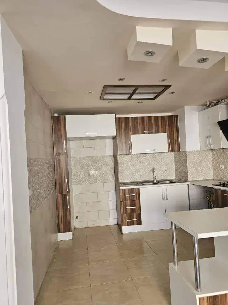 تک‌واحدی ۱۰۰ متری حزین،زیر قیمت به دلیل مهاجرت|فروش آپارتمان|لاهیجان, حزین|دیوار