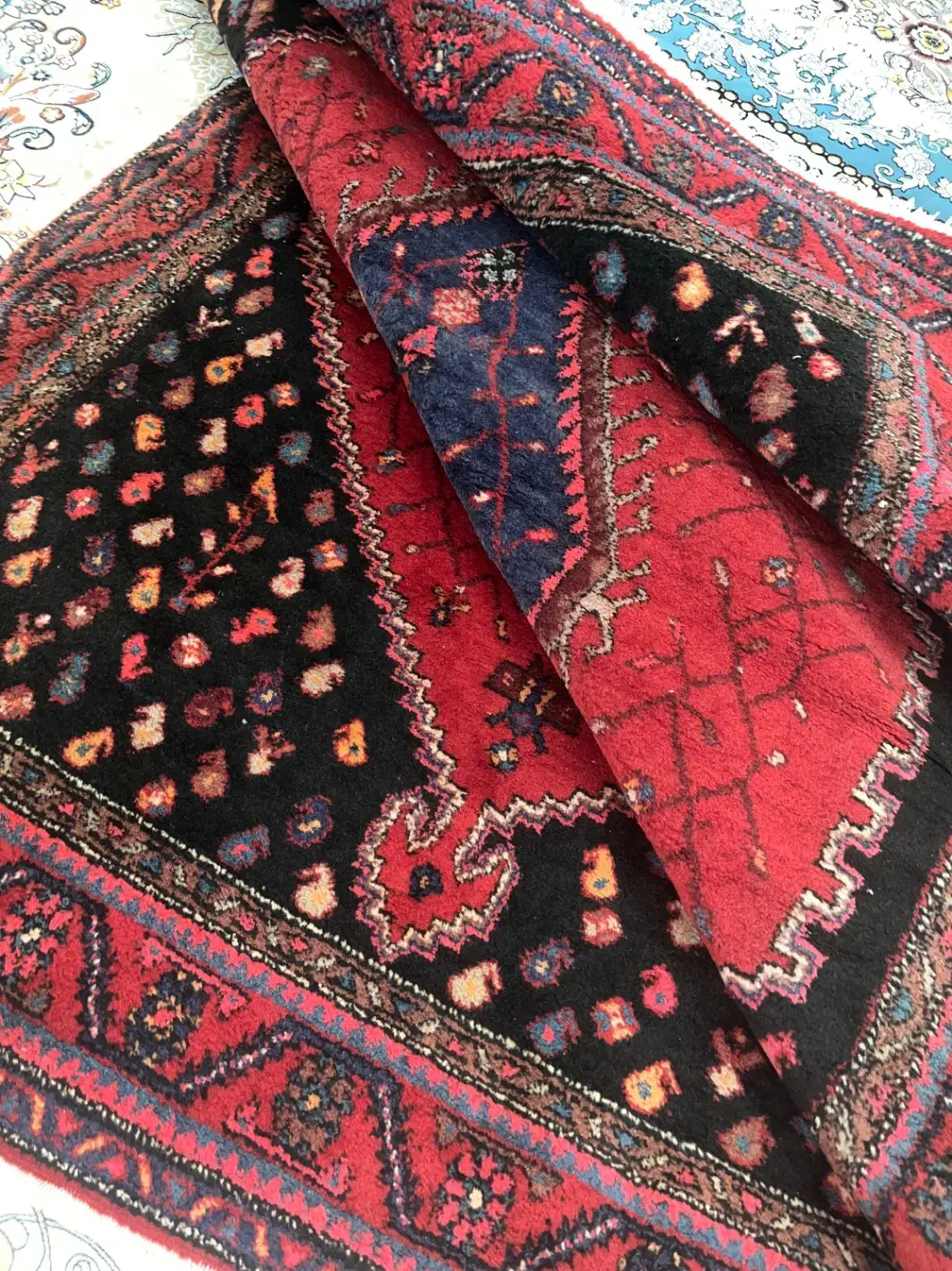 ۲ فرش دستبافت قدیمی 3 متر طول 2 متر عرض|فرش|تهران, هفده شهریور|دیوار