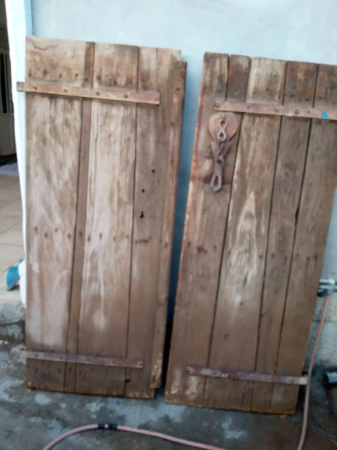 درب چوبی نوستالژی|کلکسیون اشیاء عتیقه|نیشابور, کلاغان|دیوار