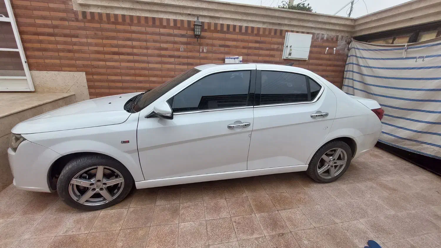 دنا پلاس توربو اتوماتیک۱۴۰۲ سفید|خودرو سواری و وانت|کاشان, زیارتی|دیوار