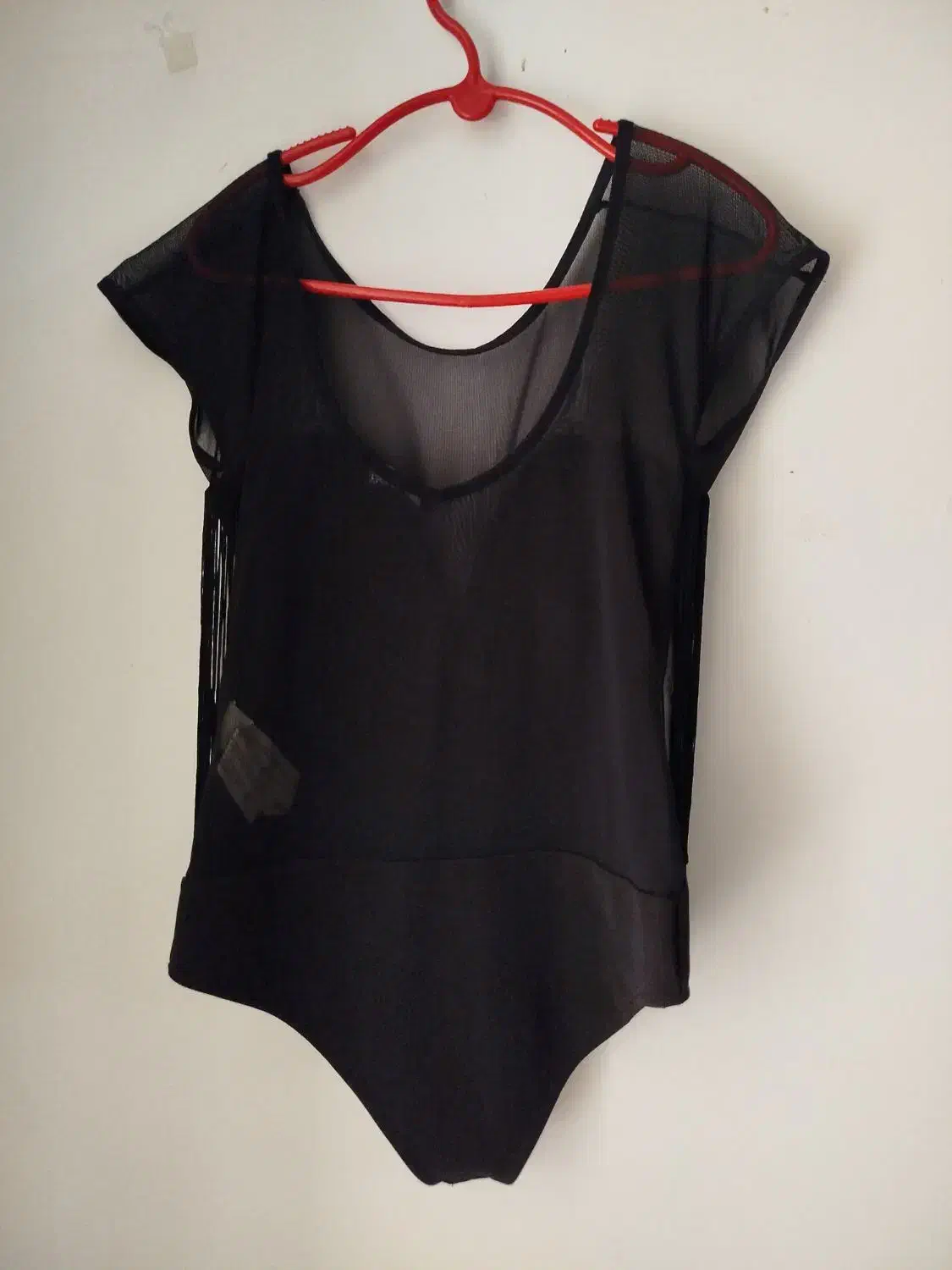 بادی برشکا|لباس|شیراز, دوکوهک|دیوار