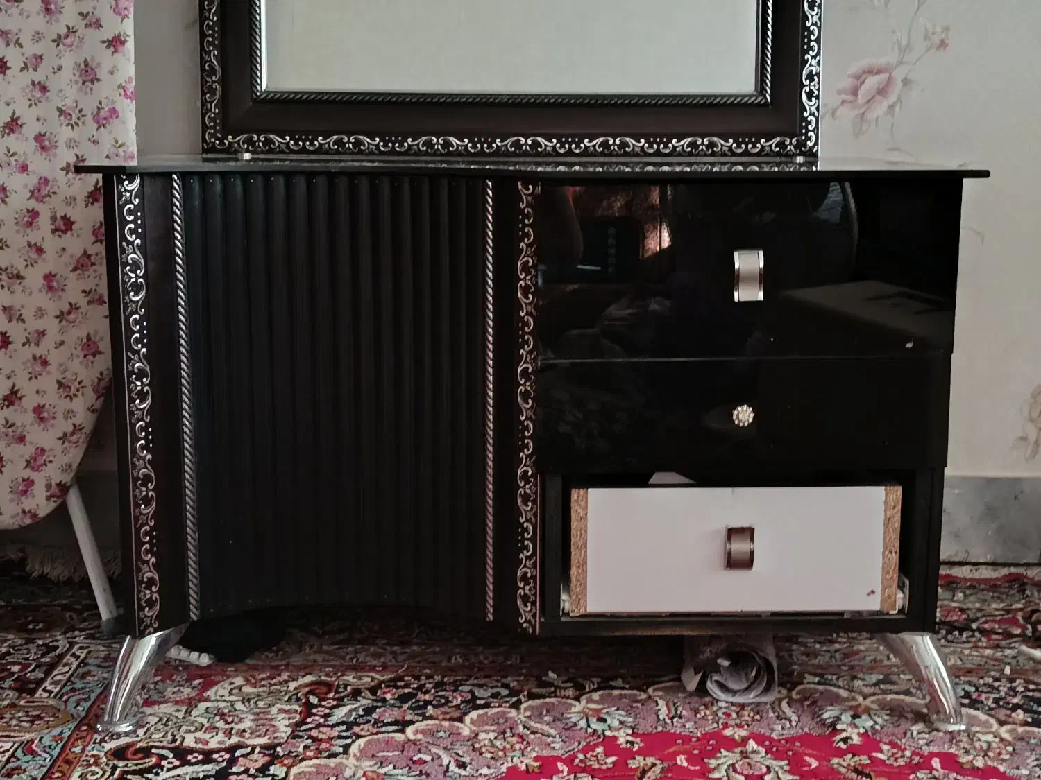 آینه و میز|مبلمان خانگی و میز عسلی|چناران, |دیوار