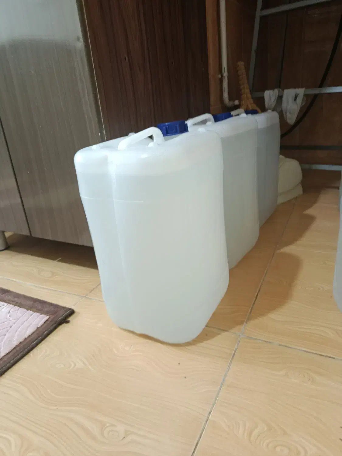 دبه ۲۰ لیتری|ظروف نگهدارنده، پلاستیکی، یکبارمصرف|همدان, |دیوار