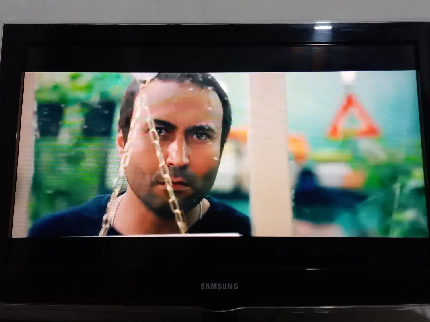 تلویزیون|تلویزیون و پروژکتور|اراک, |دیوار