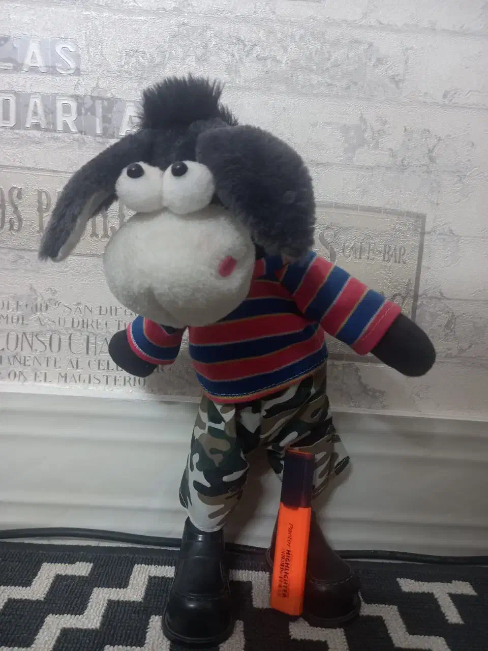 تعداد محدودی عروسک|اسباب‌‌بازی|بابل, |دیوار