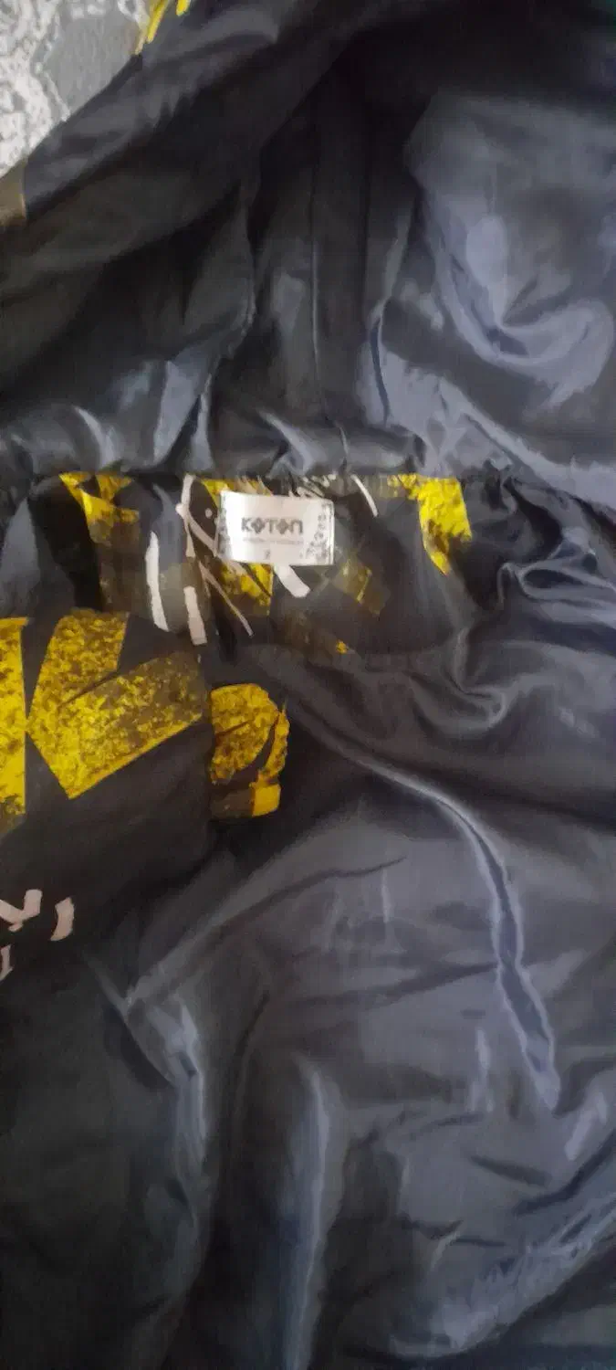 کاپشن|لباس|فیروزکوه, |دیوار