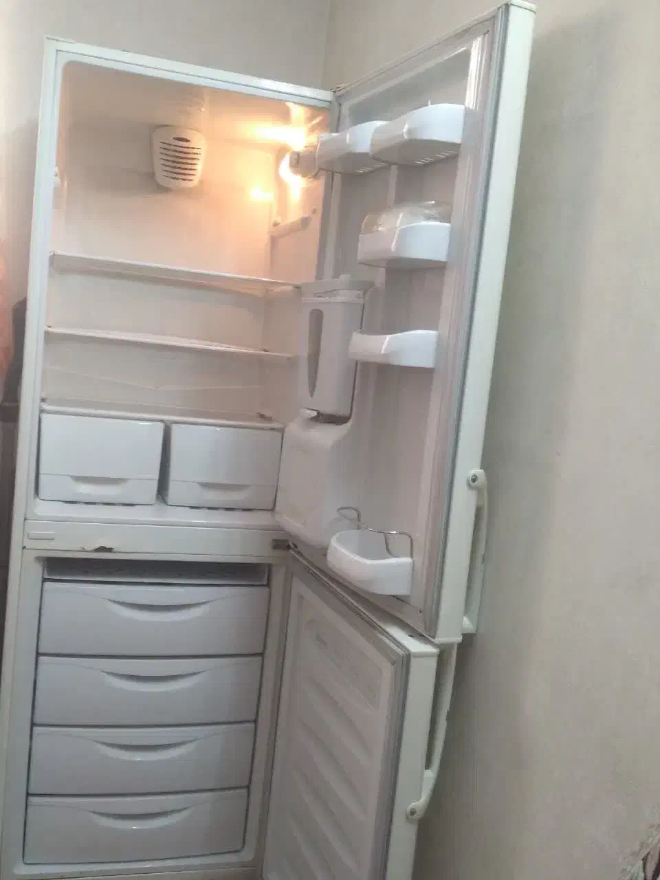 یخچال|یخچال و فریزر|قم, شاه سید علی|دیوار