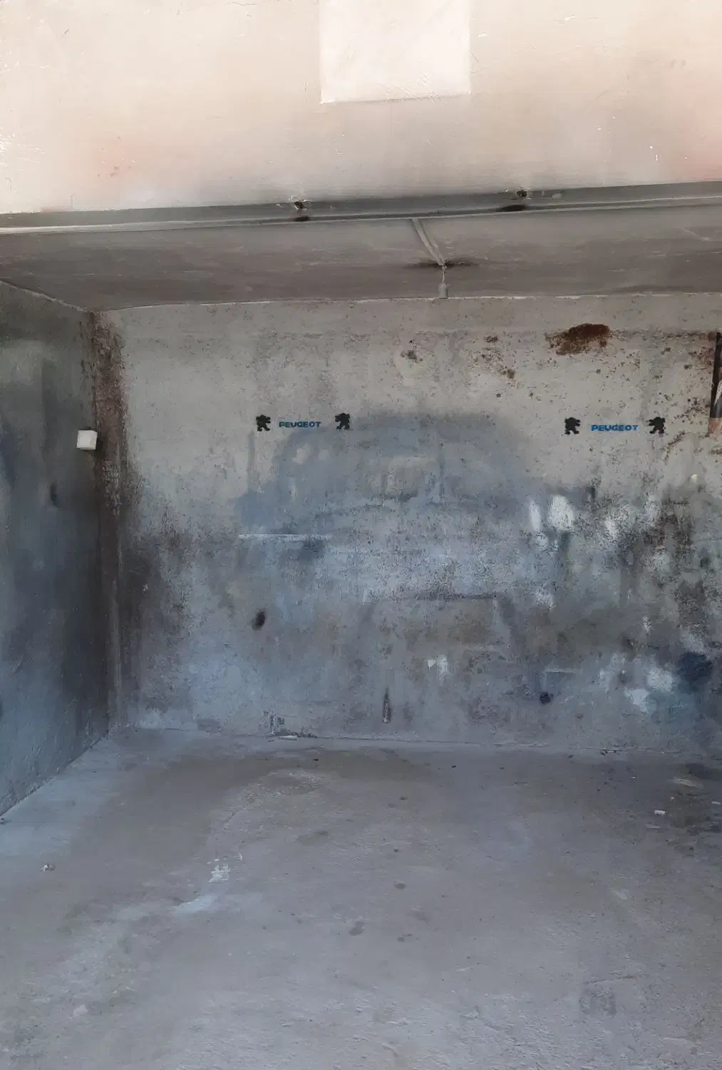 مغازه ۲۴ متری اجاره داده میشود|اجارهٔ مغازه و غرفه|بهار, |دیوار