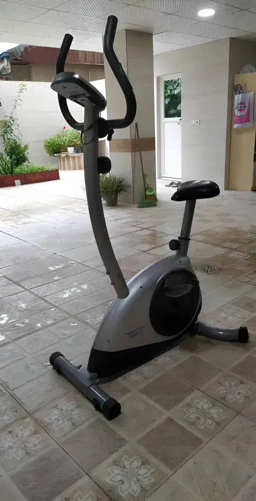 دوچرهه ثابت|تجهیزات ورزشی|لاهیجان, گلستان|دیوار