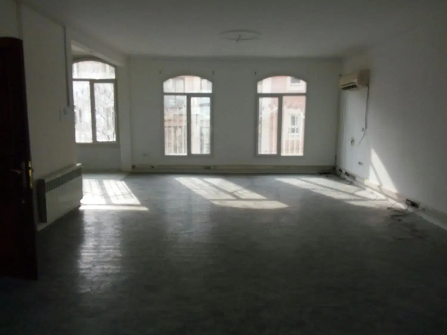 اجاره ۳۶۰ متر ۳ طبقه آجودانیه