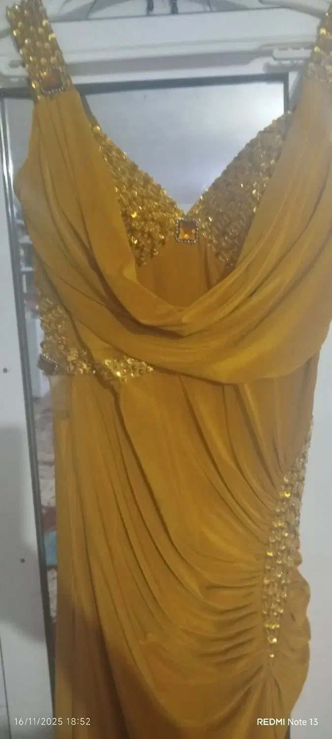 لباس مجلسی|لباس|مرودشت, ژیان|دیوار