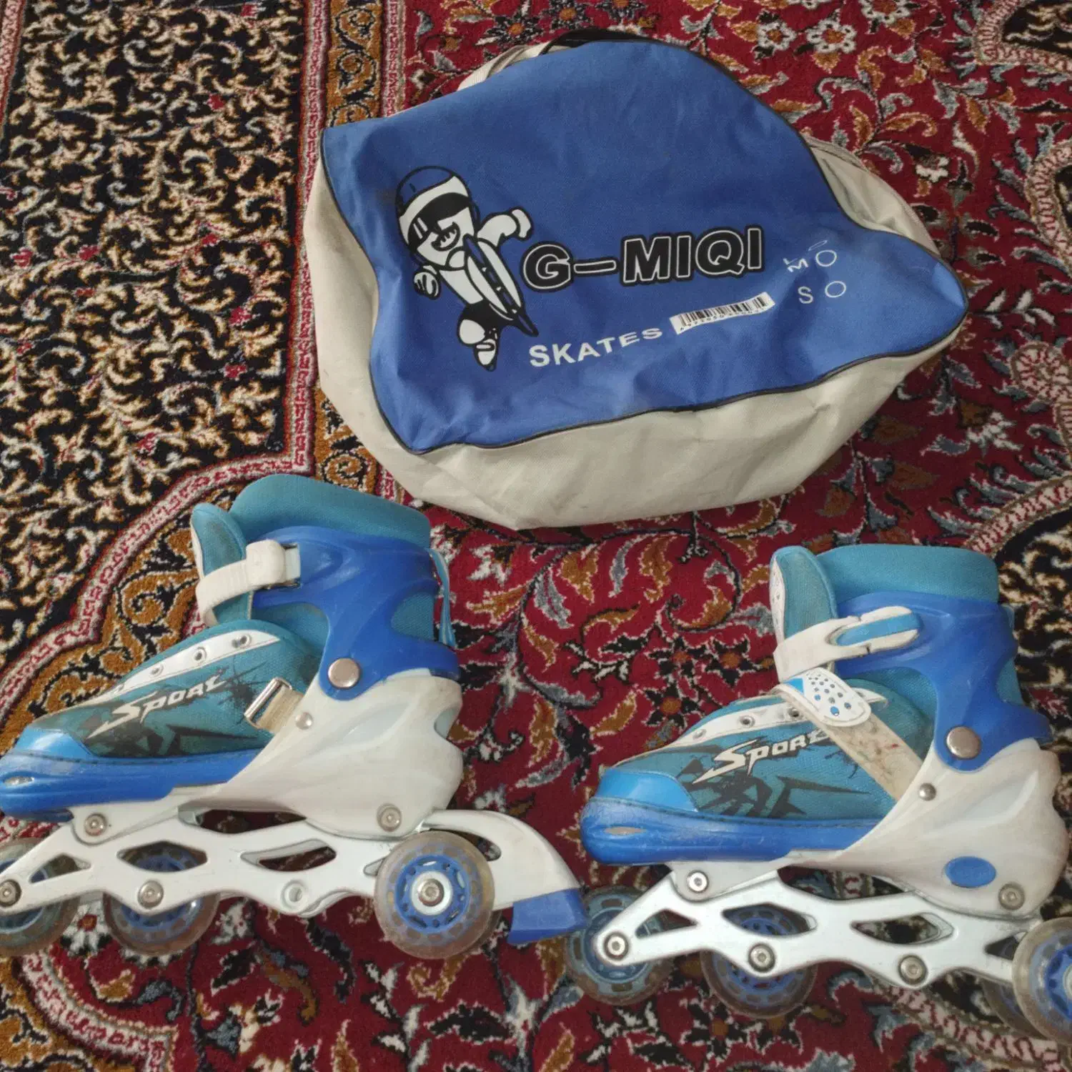 اسکیت سایز ۳۷ آبی و سفید به همراه کیف|دوچرخه، اسکیت، اسکوتر|رفسنجان, |دیوار