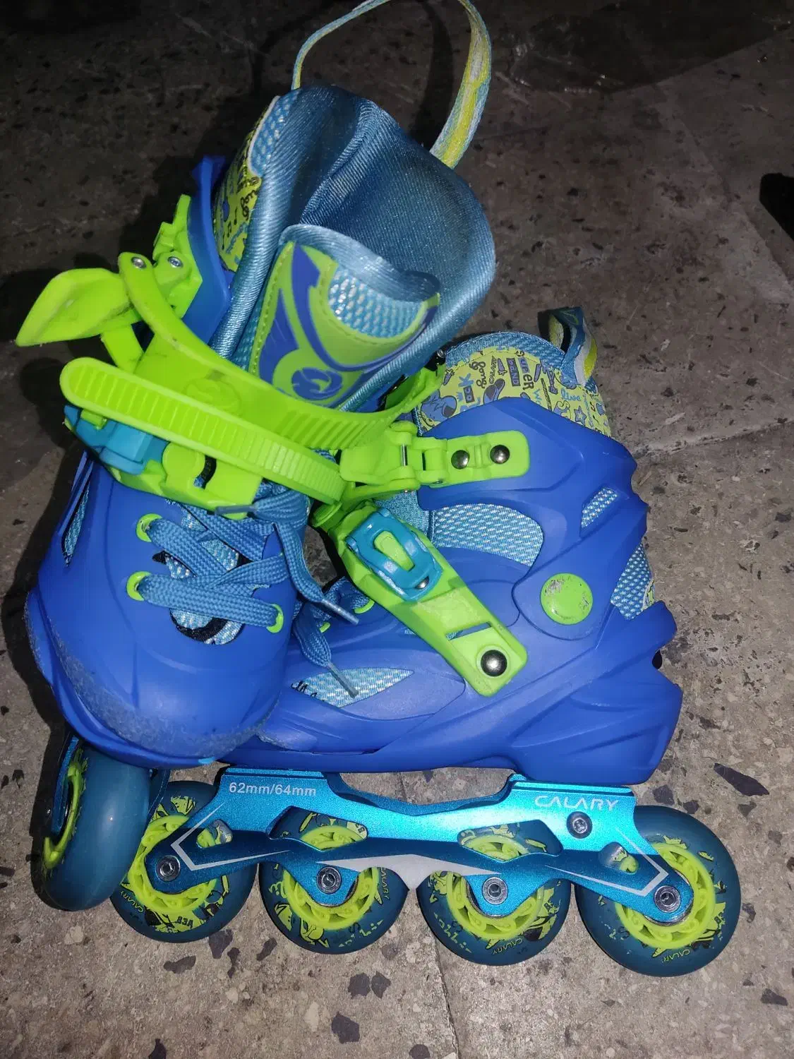 اسکیت کفشی بچگانه کالاری|دوچرخه، اسکیت، اسکوتر|تهران, شیخ هادی|دیوار