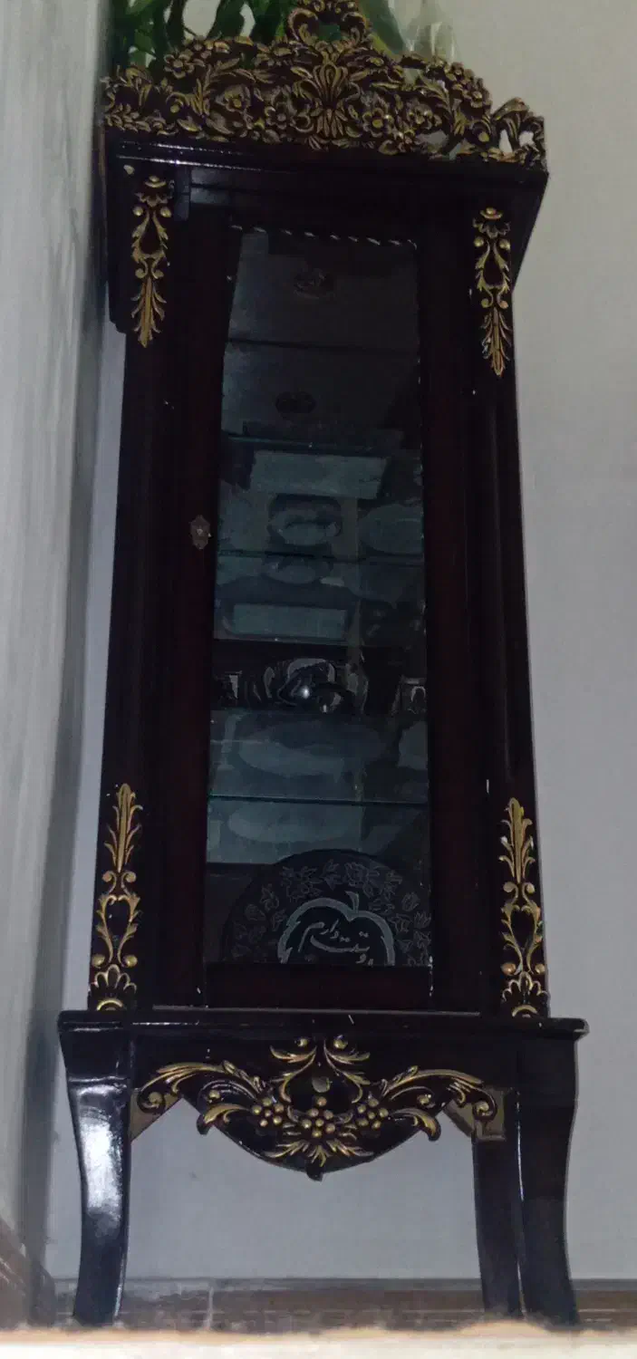 بوفه تمیز کوچک|بوفه، ویترین، کنسول|چهارباغ, |دیوار