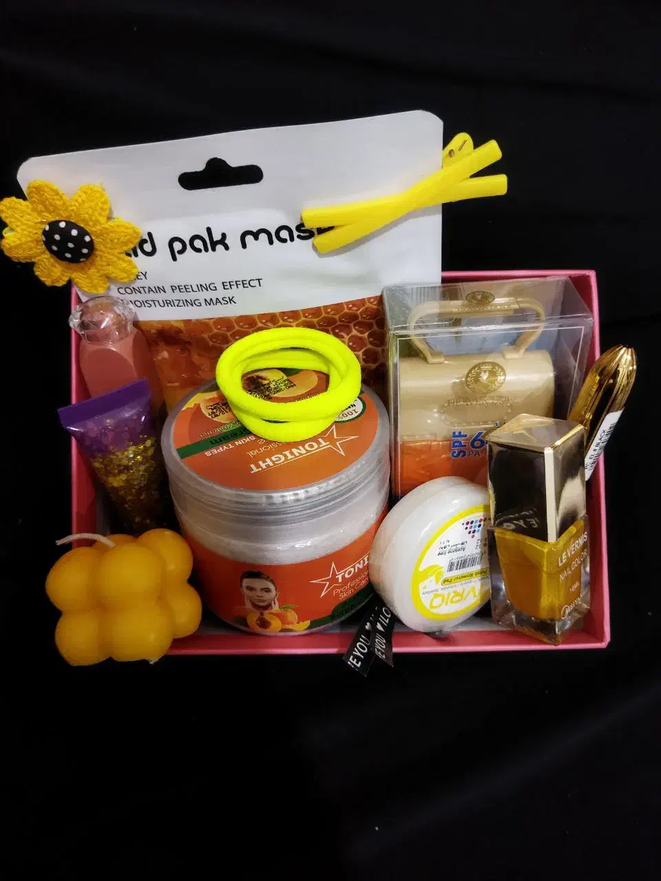 پک های اقتصادی لوازم آرایشی روز زن مادر|آرایشی، بهداشتی، درمانی|آران و بیدگل, |دیوار