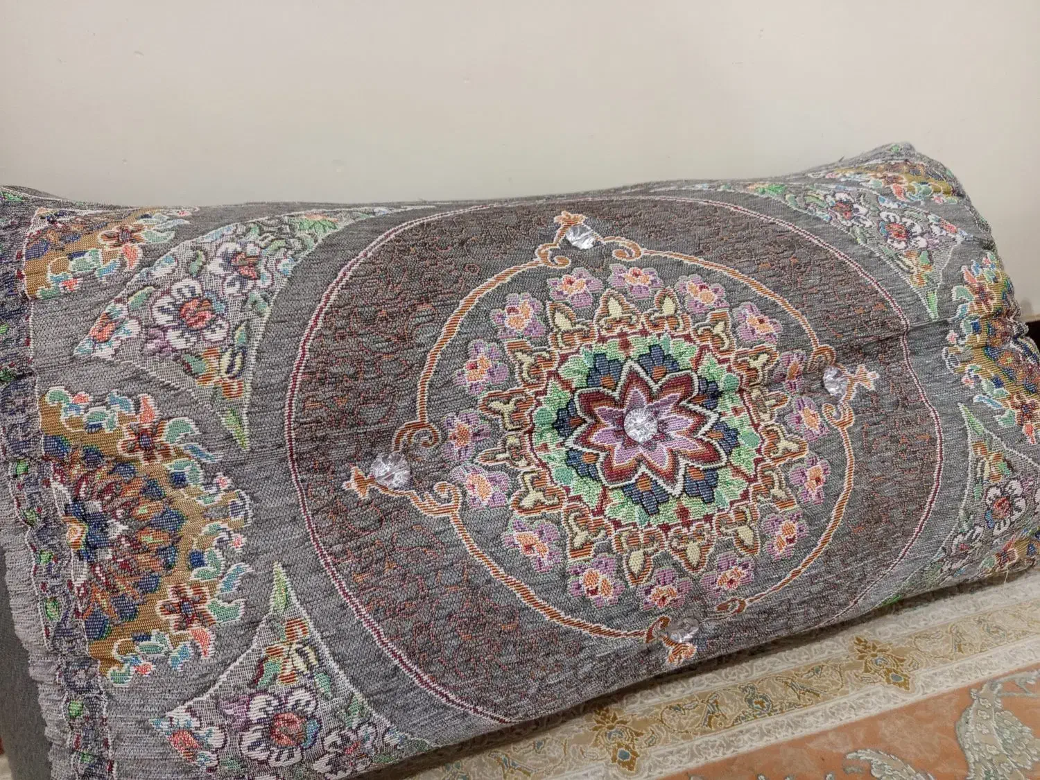 سنتی|پشتی|اهواز, بهارستان|دیوار
