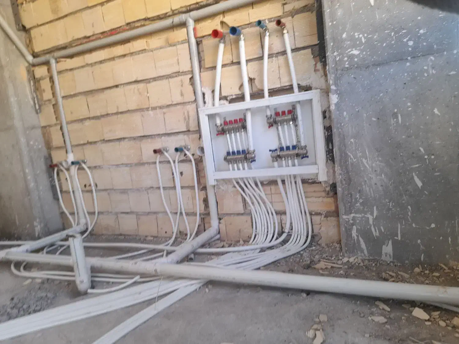 لوله‌کشی تعمیرات فوری آب و فاضلاب نصب شیرآلات وپمپ|خدمات پیشه و مهارت|تبریز, |دیوار