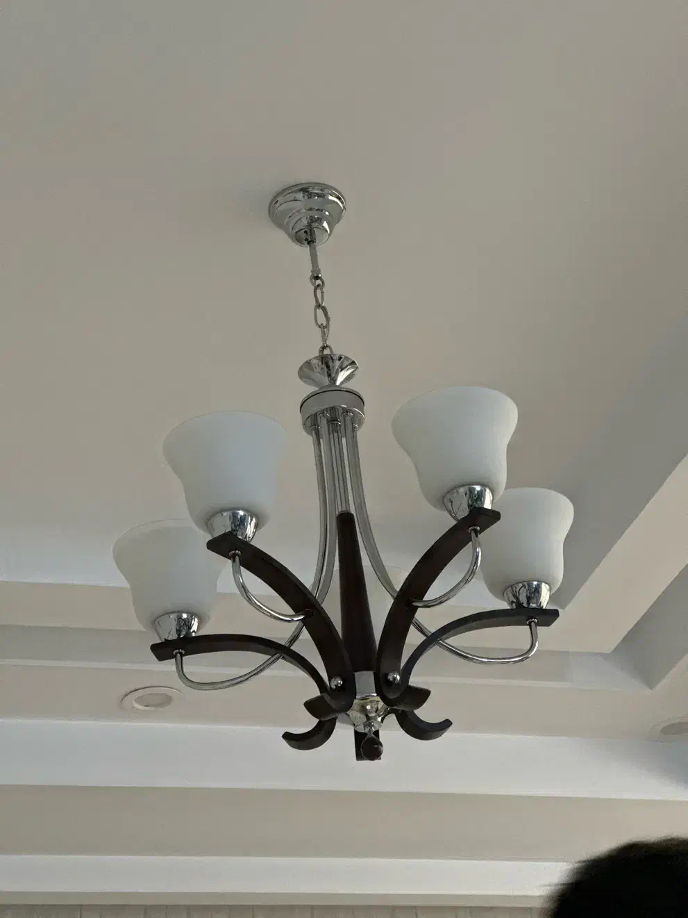 لوستر ۵ شاخه چوبی|لوستر و چراغ آویز|تهران, باغ خزانه|دیوار