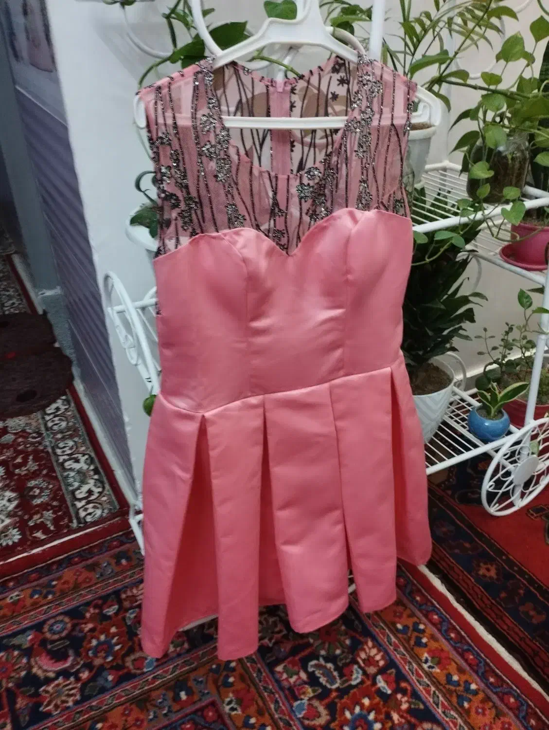 پیراهن مجلسی|لباس|خسروشاه, |دیوار