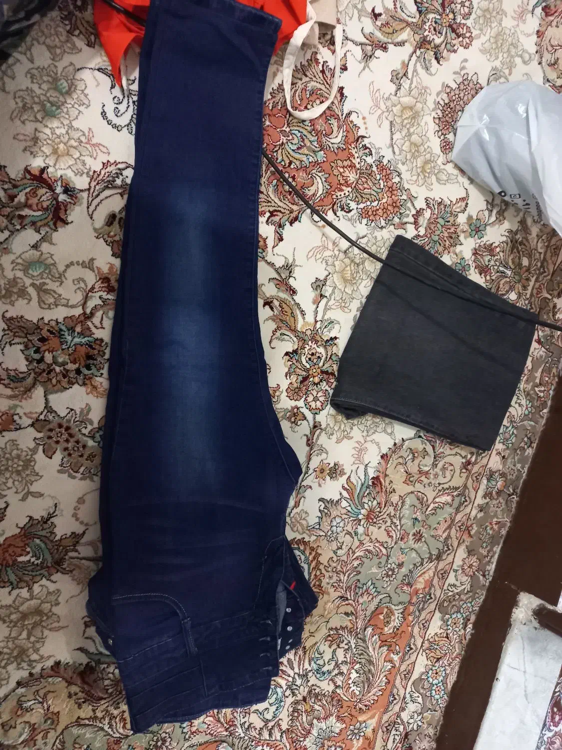 لباس ها|لباس|سنندج, |دیوار