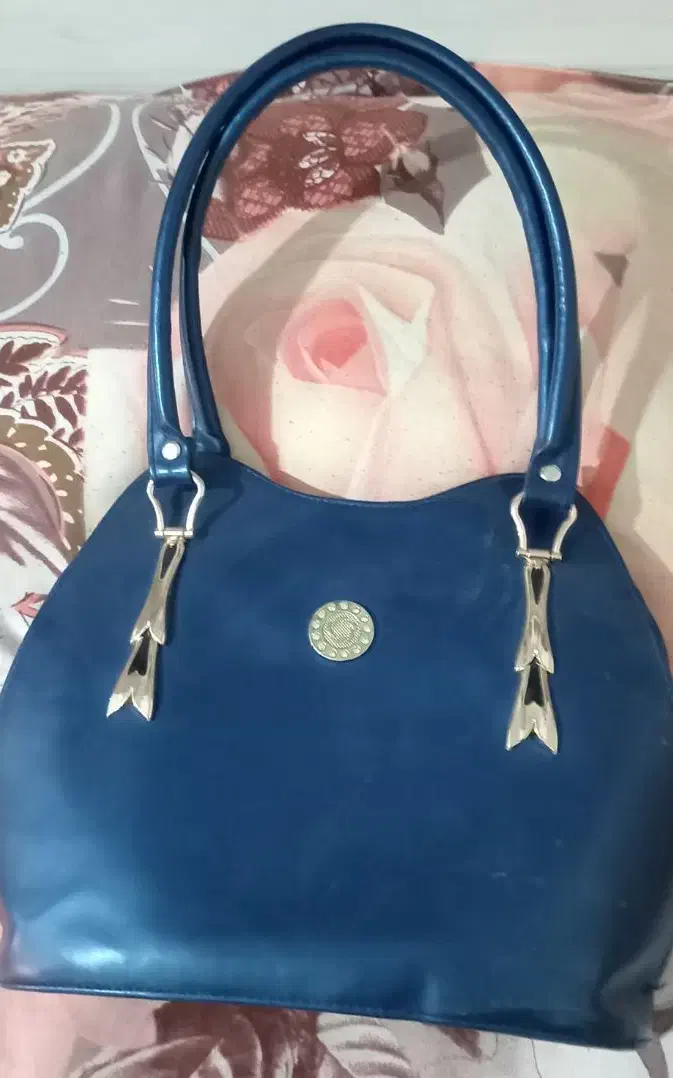 کیف زنانه|کیف، کفش، کمربند|تربت‌حیدریه, باغ سلطانی|دیوار