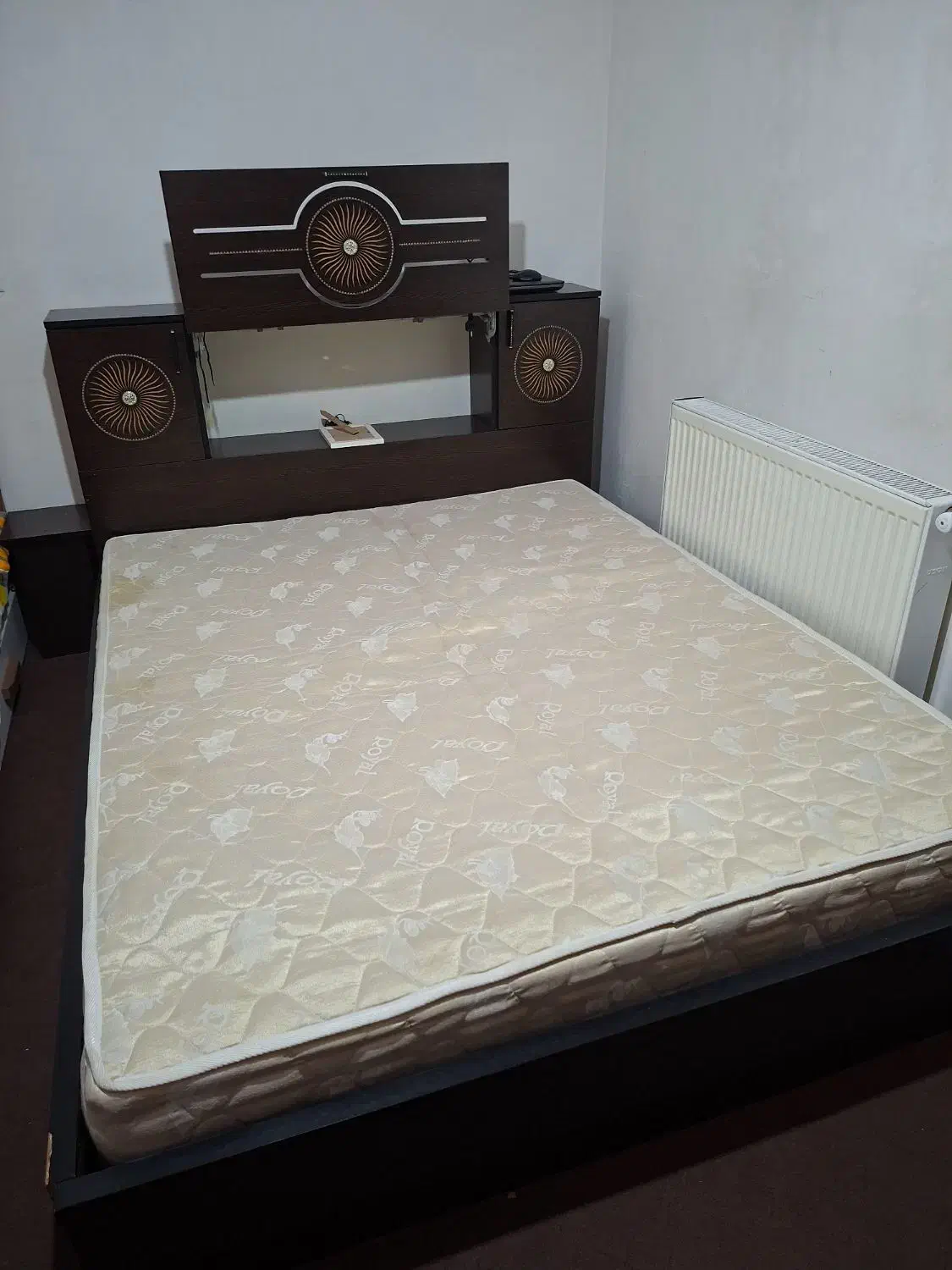 تخت خواب دو نفره در حد نو|تخت و سرویس خواب|تنکمان, |دیوار