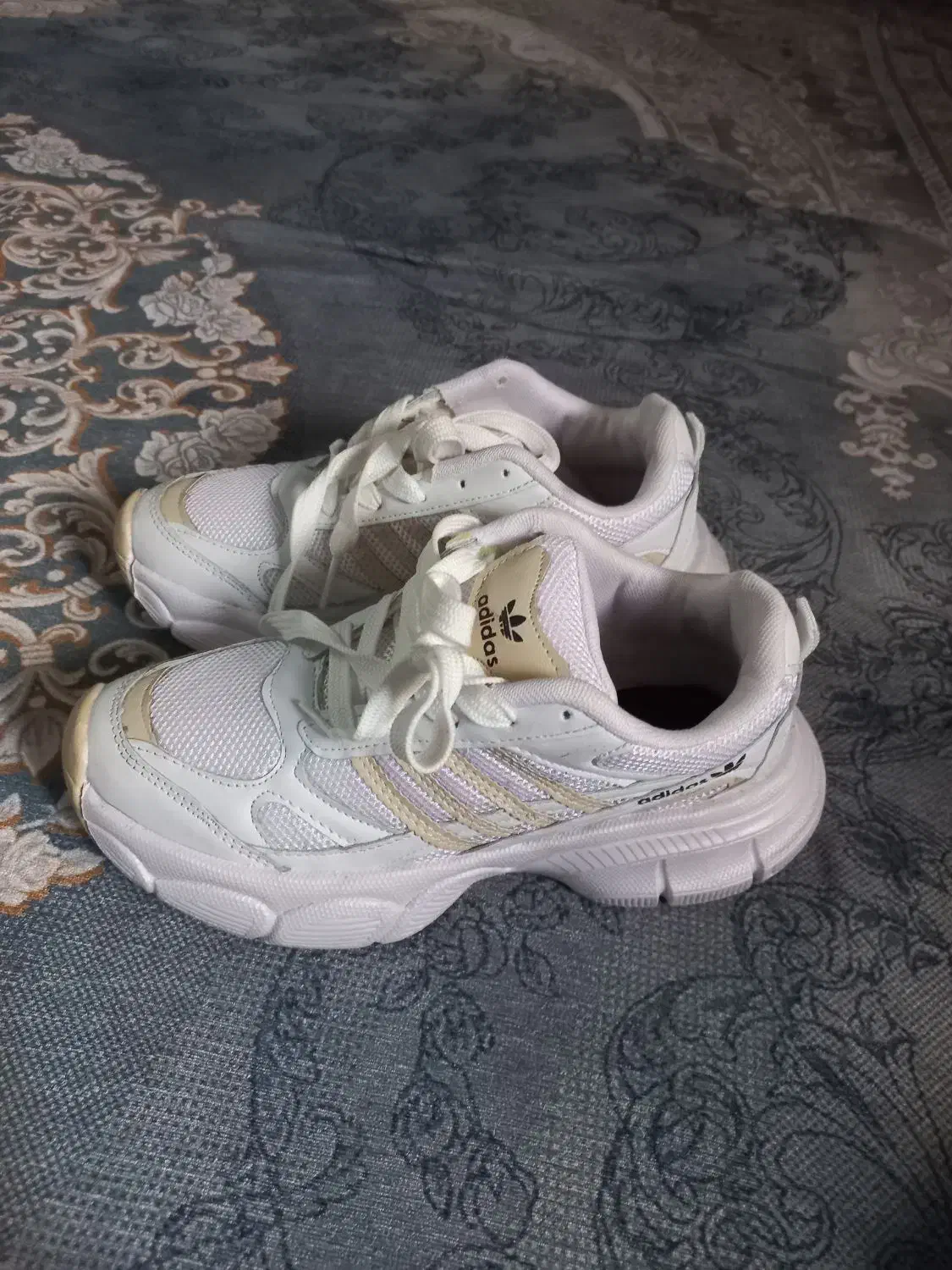 فروش کتانی دخترانه  نو سایز۳۹|کیف، کفش، کمربند|رشت, معلم|دیوار